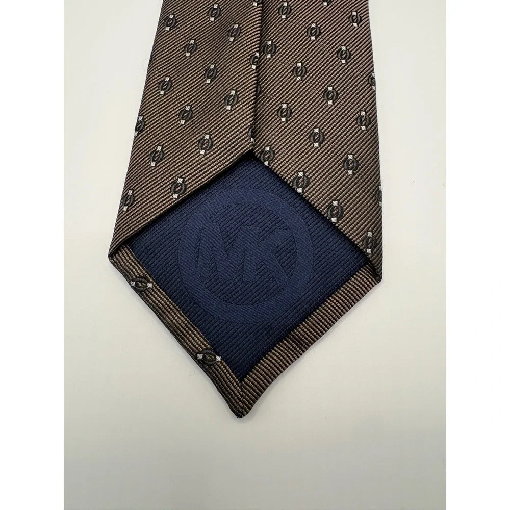 Michael Kors Mens Silk Necktie Brown Geometric Pattern Silk Tie 3.25 Inch Width